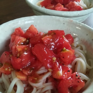 シンプルトマトうどん